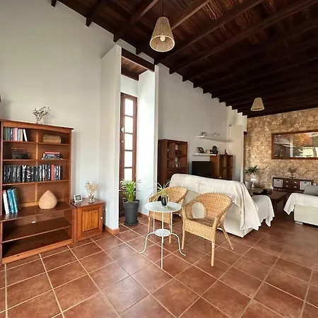 Private With Pool In The Mountains Vila